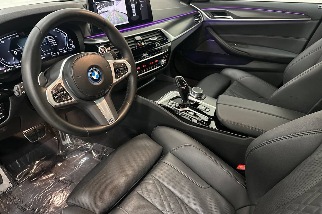 Used 2023 BMW 530e w/ M Sport Package RWD image 10