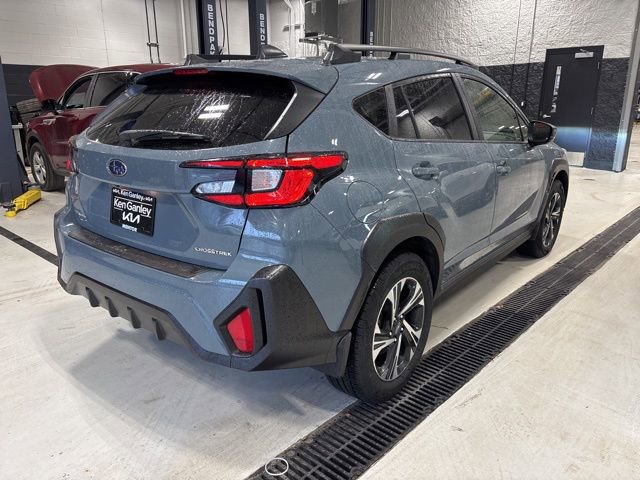 Used 2024 Subaru Crosstrek 2.0i Premium image 4
