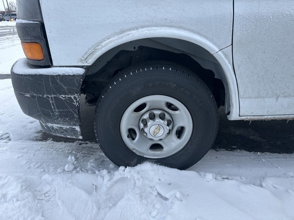 Used 2025 Chevrolet Express 2500 Extended w/ Communications Package image 15