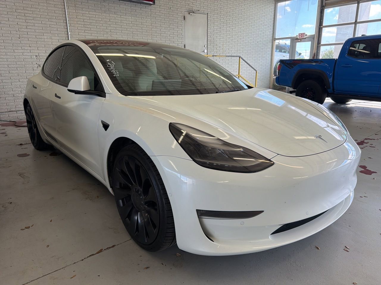 Used 2022 Tesla Model 3 Performance image 3