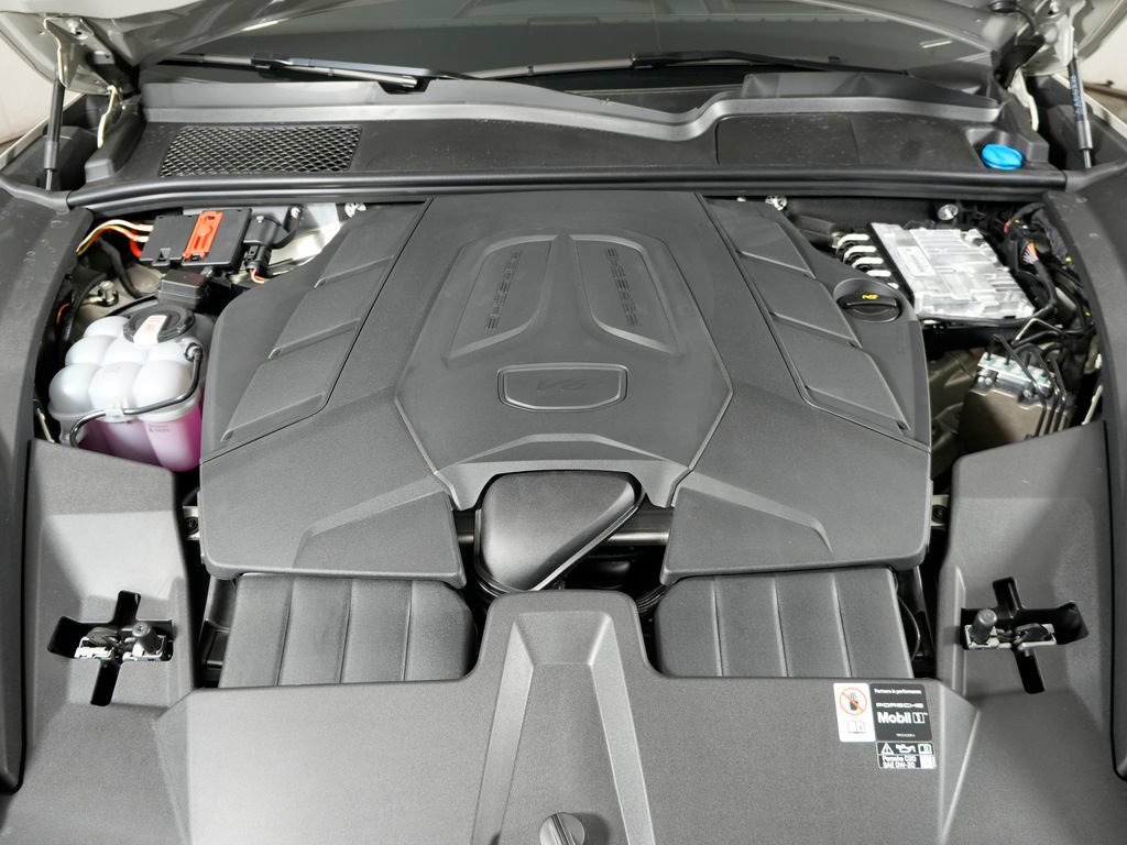 Certified 2026 Porsche Cayenne AWD/4WD image 39