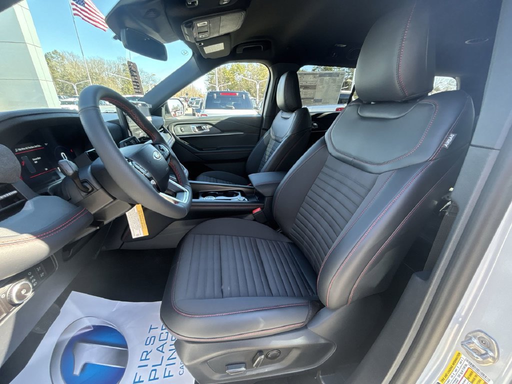 New 2026 Ford Explorer ST-Line w/ ST-Line Street Pack RWD image 13