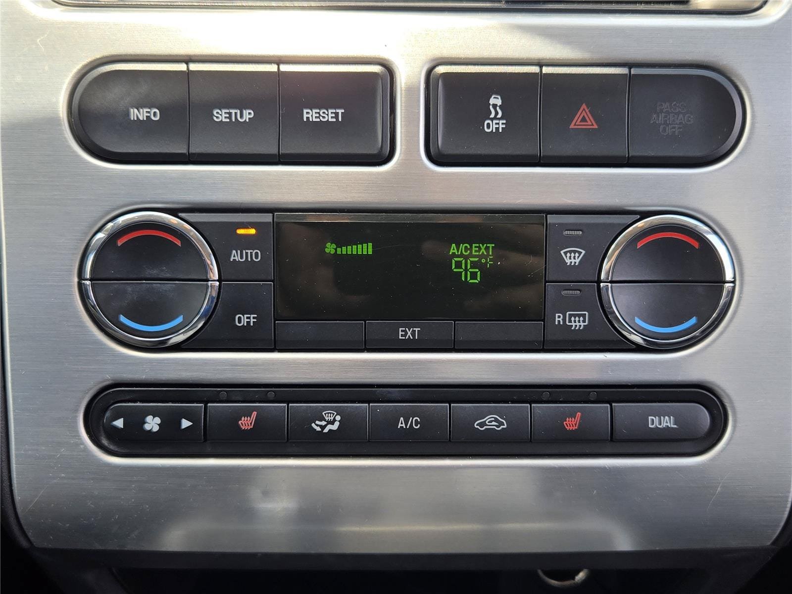 Used 2010 Ford Edge Limited AWD/4WD image 17