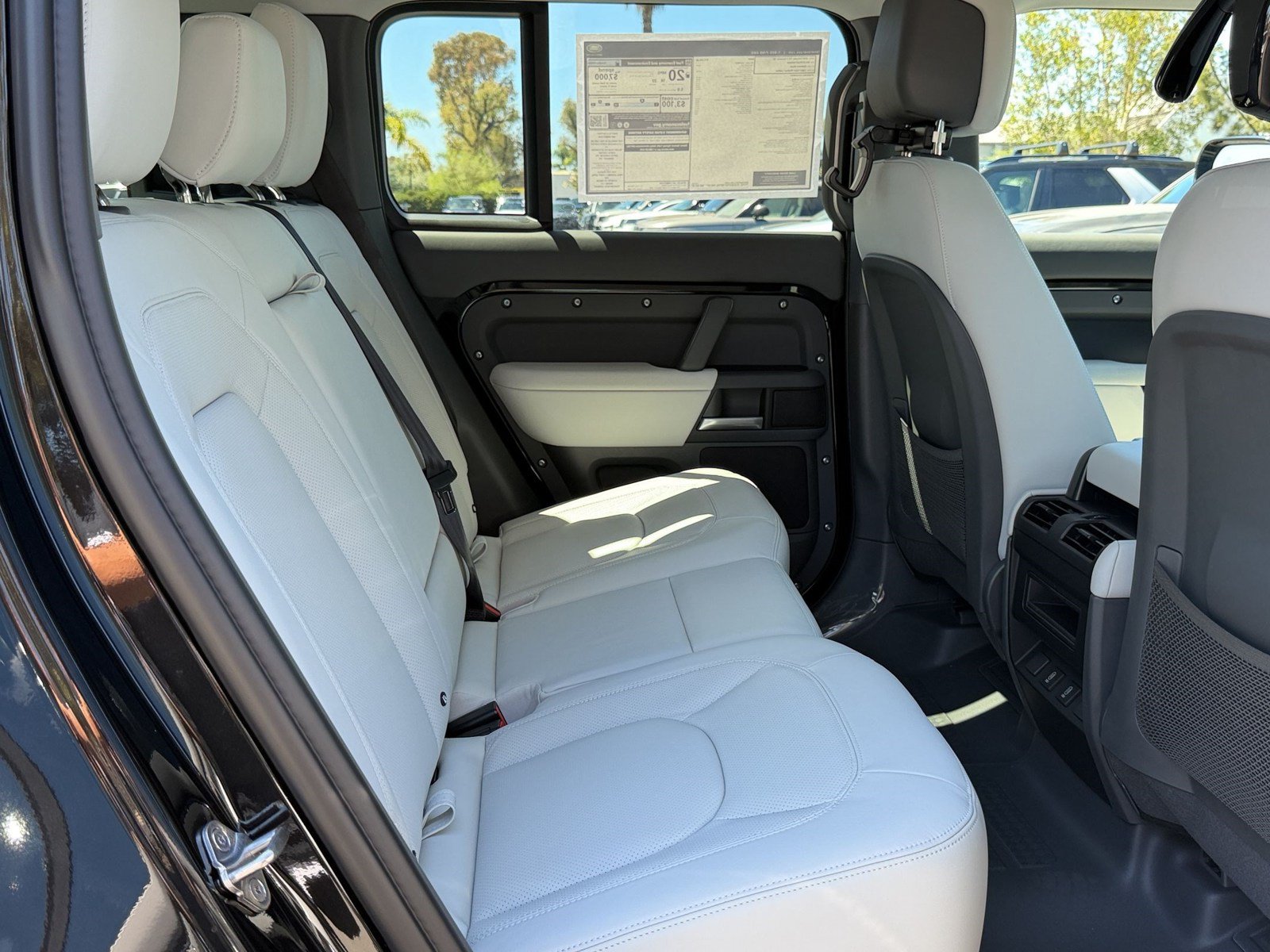 New 2026 Land Rover Defender 110 X-Dynamic SE AWD/4WD image 31