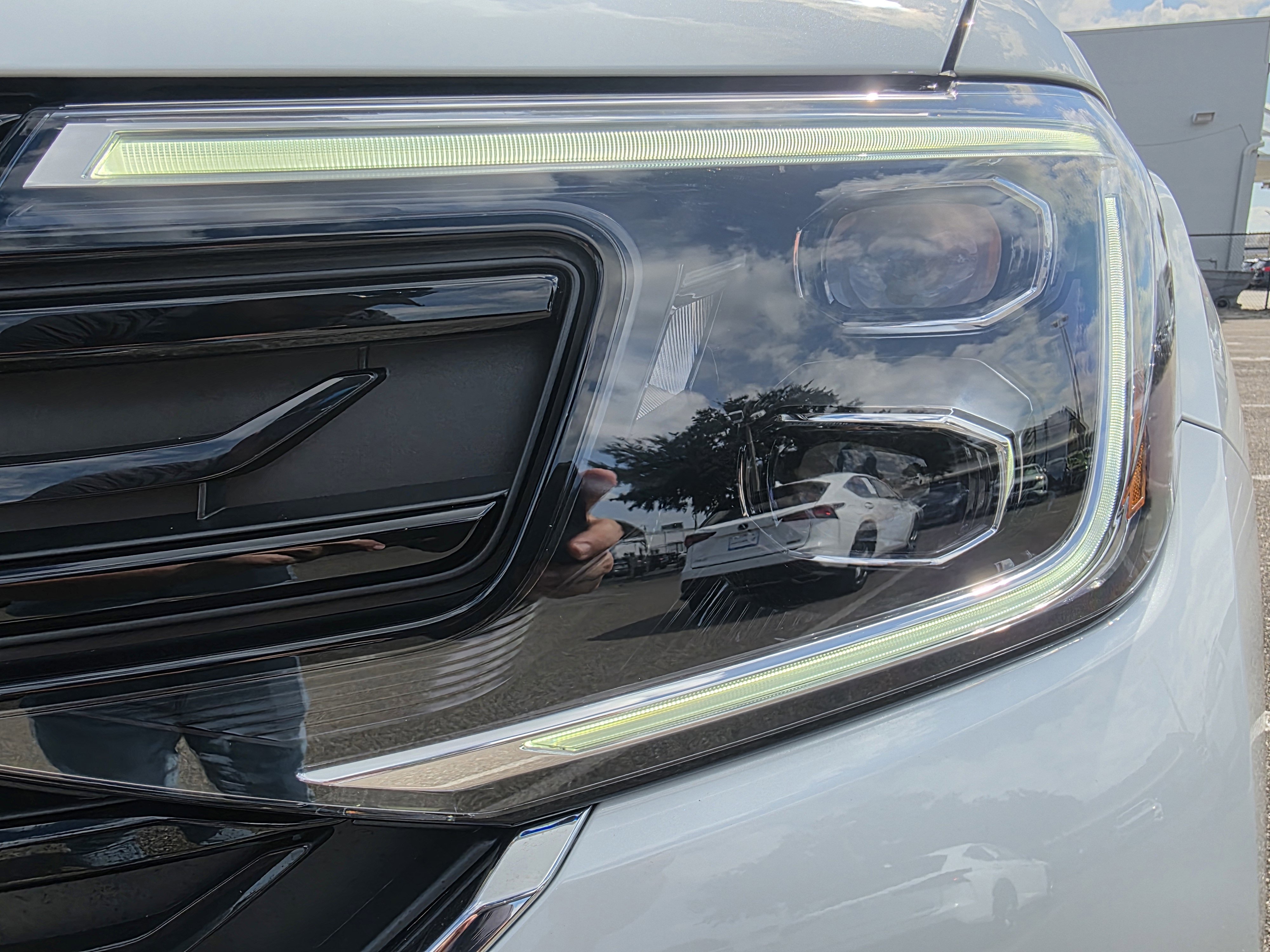 New 2026 Volkswagen Atlas Cross Sport SEL Premium R-Line image 9