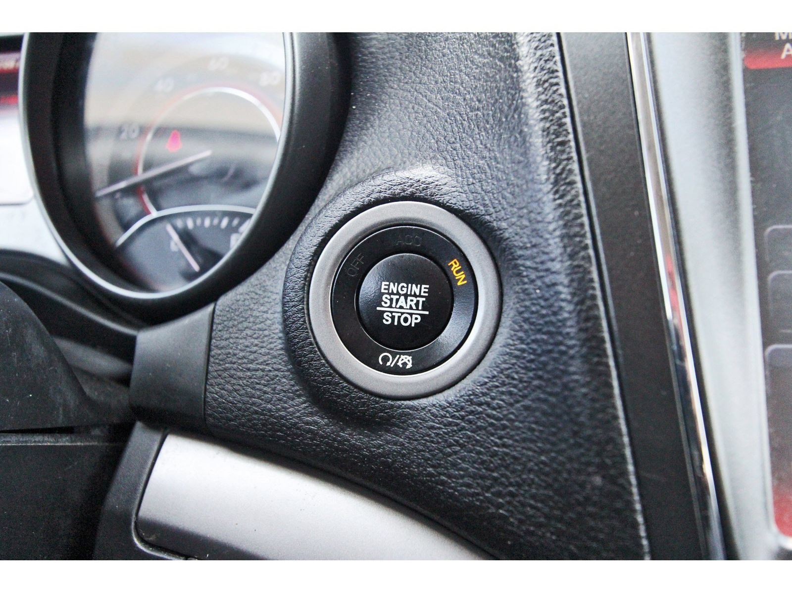 Used 2019 Dodge Journey Crossroad w/ Nav & Sun Group FWD image 20