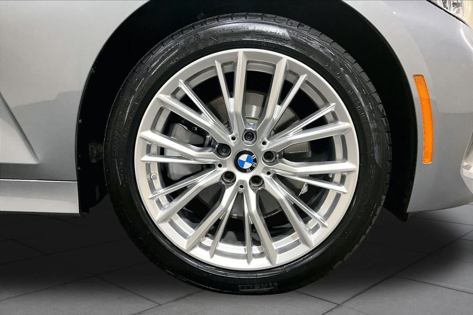 Used 2023 BMW 330i xDrive Sedan w/ Driving Assistance Package AWD/4WD image 10