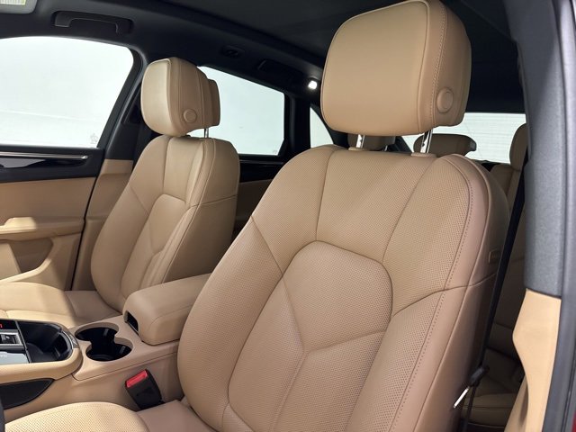 Used 2025 Porsche Macan Turbo image 18