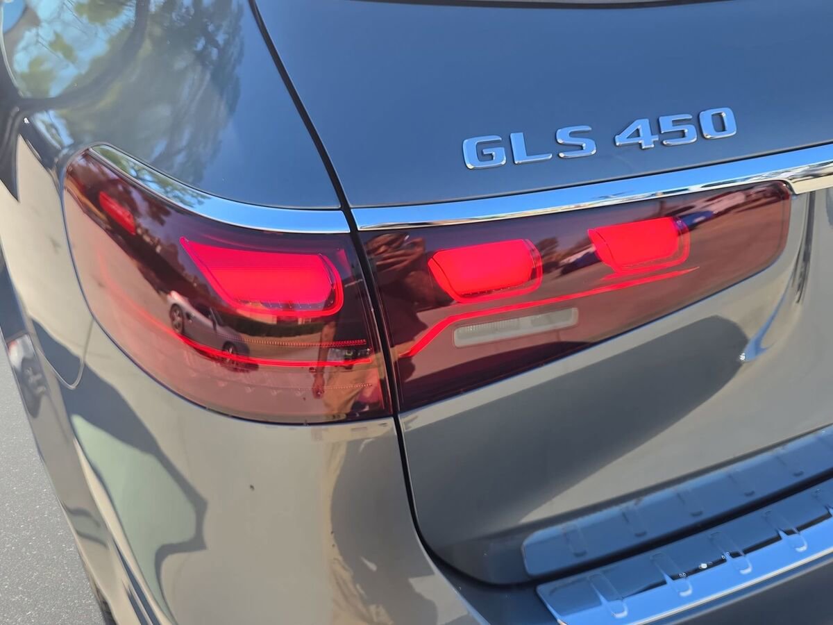 New 2026 Mercedes-Benz GLS 450 4MATIC image 33