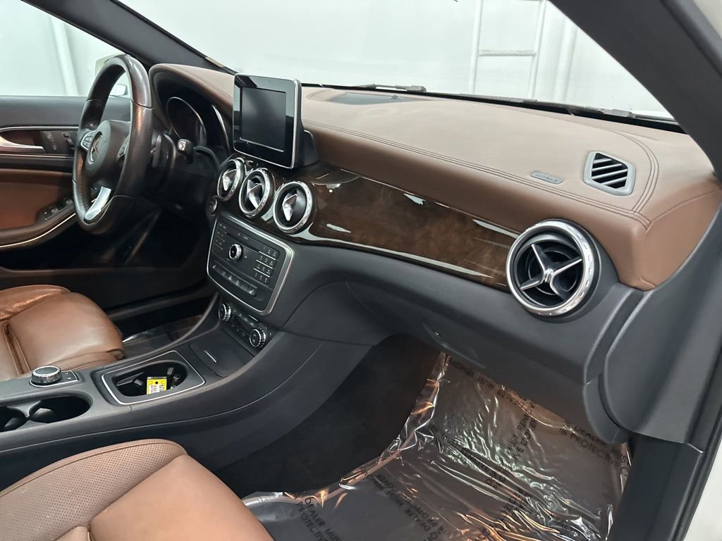 Used 2017 Mercedes-Benz GLA 250 image 28