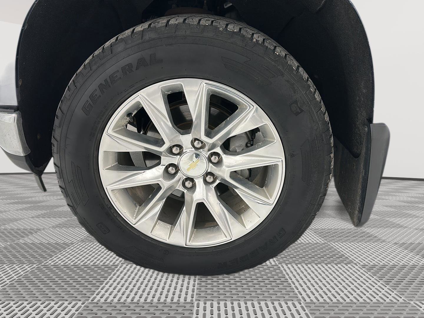 Used 2020 Chevrolet Silverado 1500 LTZ image 31