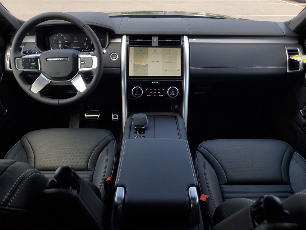 New 2025 Land Rover Discovery Dynamic SE image 30