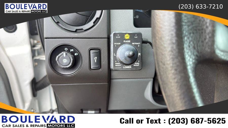 Used 2015 Ford F550 4x4 Regular Cab Super Duty image 24