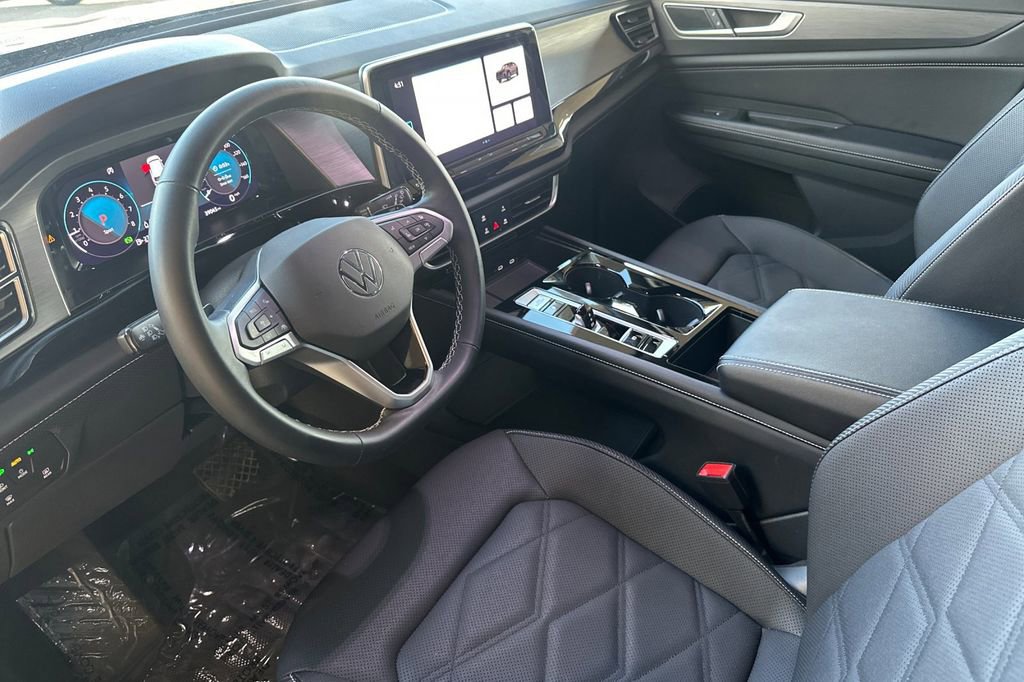 Used 2024 Volkswagen Atlas Cross Sport SE image 12