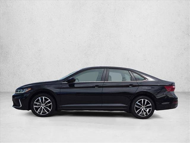 Used 2025 Volkswagen Jetta SE FWD image 9