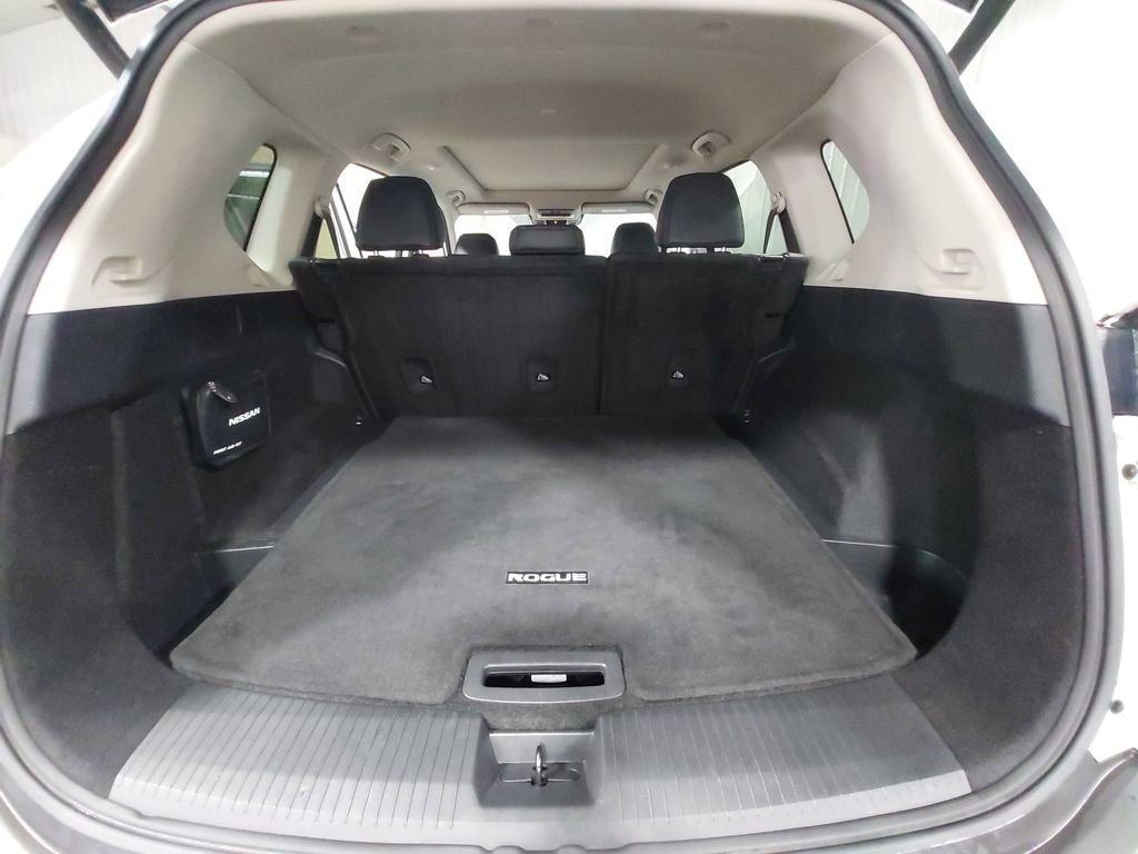 Used 2023 Nissan Rogue SV w/ SV Premium B Package image 12