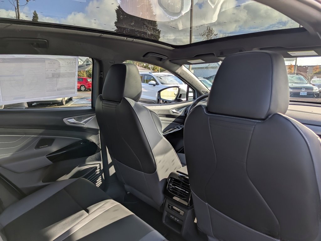 New 2025 Volkswagen ID.4 Pro S Plus image 32