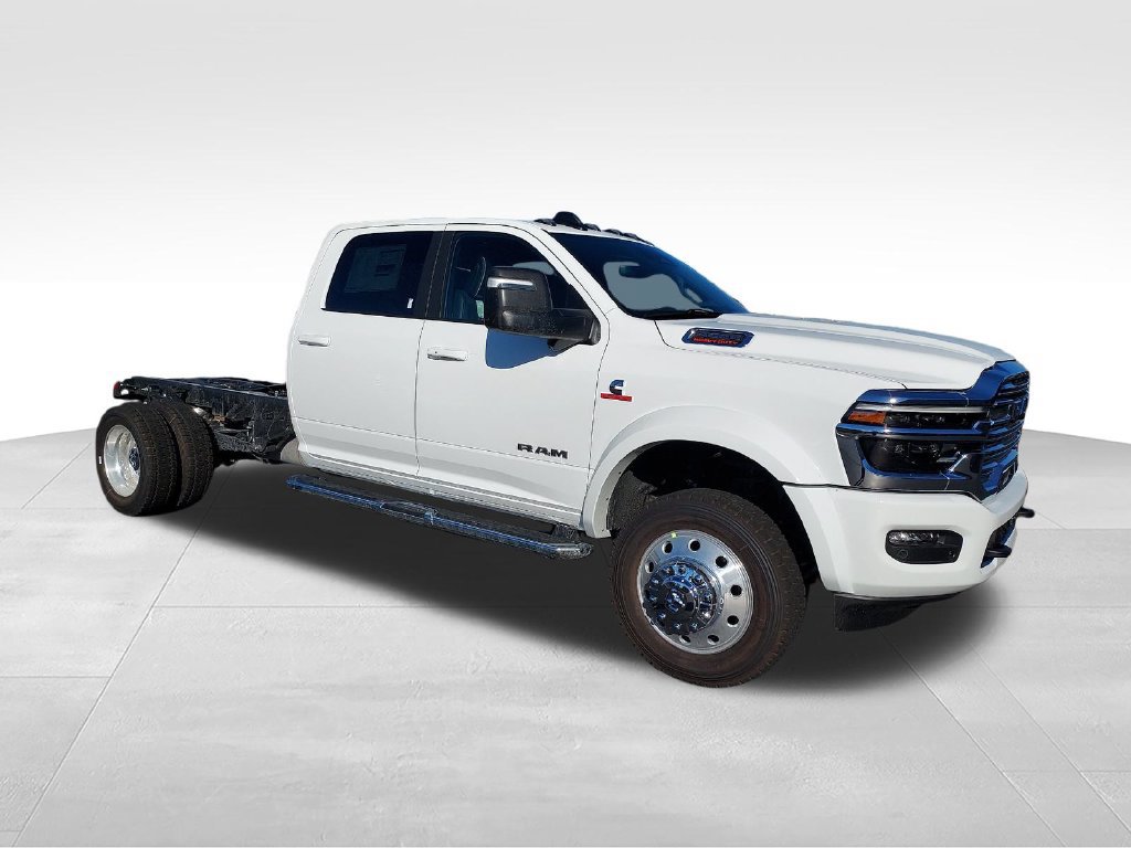 New 2027 RAM 4500 4x4 Crew Cab DRW w/ Laramie Trim Package image 7