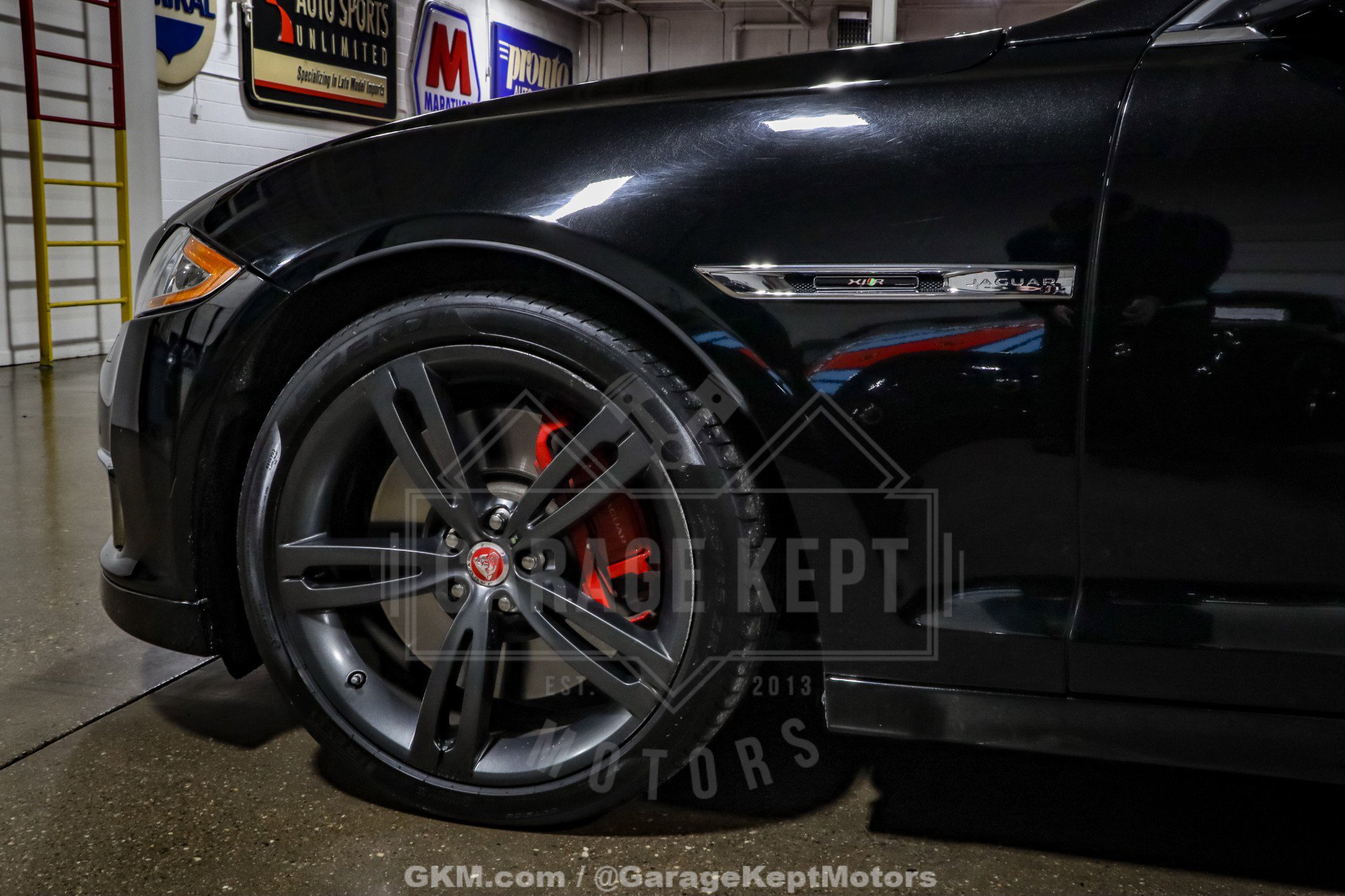 Used 2015 Jaguar XJ R LWB image 35