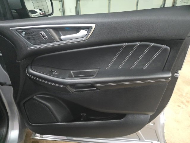 Used 2023 Ford Edge ST image 5