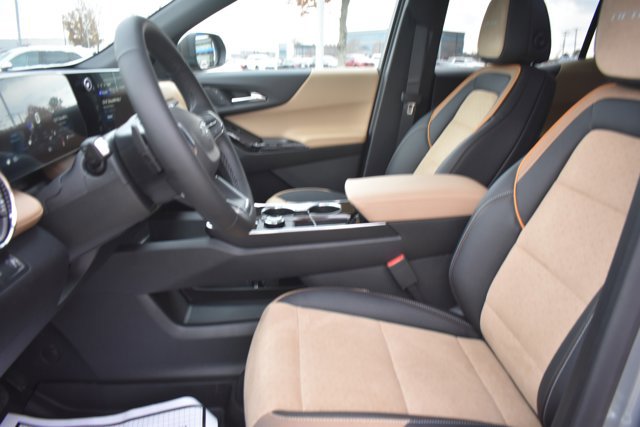 New 2026 Chevrolet Equinox ACTIV w/ Safety and Technology Package image 15