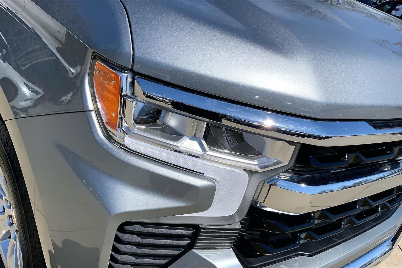Used 2025 Chevrolet Silverado 1500 LT AWD/4WD image 44