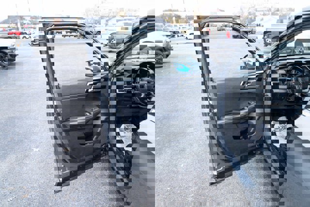 Used 2024 Mitsubishi Outlander SE Black Edition image 10