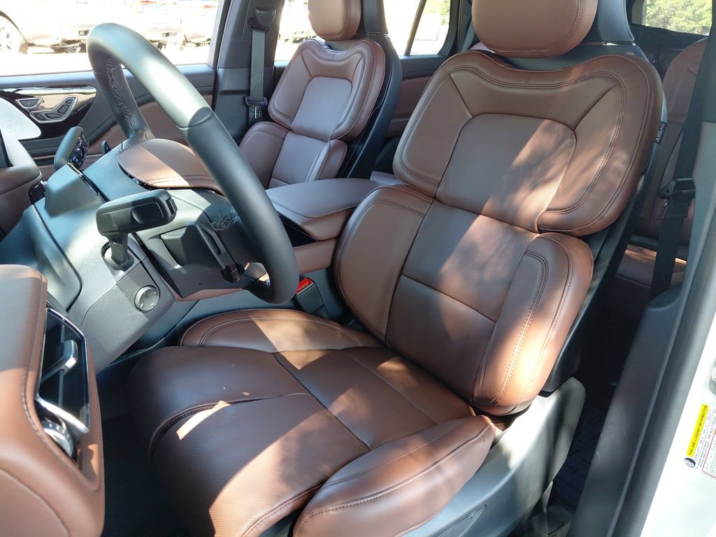 New 2026 Lincoln Aviator Reserve AWD/4WD image 16