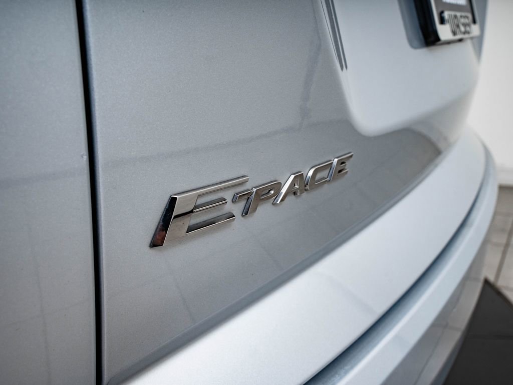 Used 2019 Jaguar E-PACE R-Dynamic SE image 19