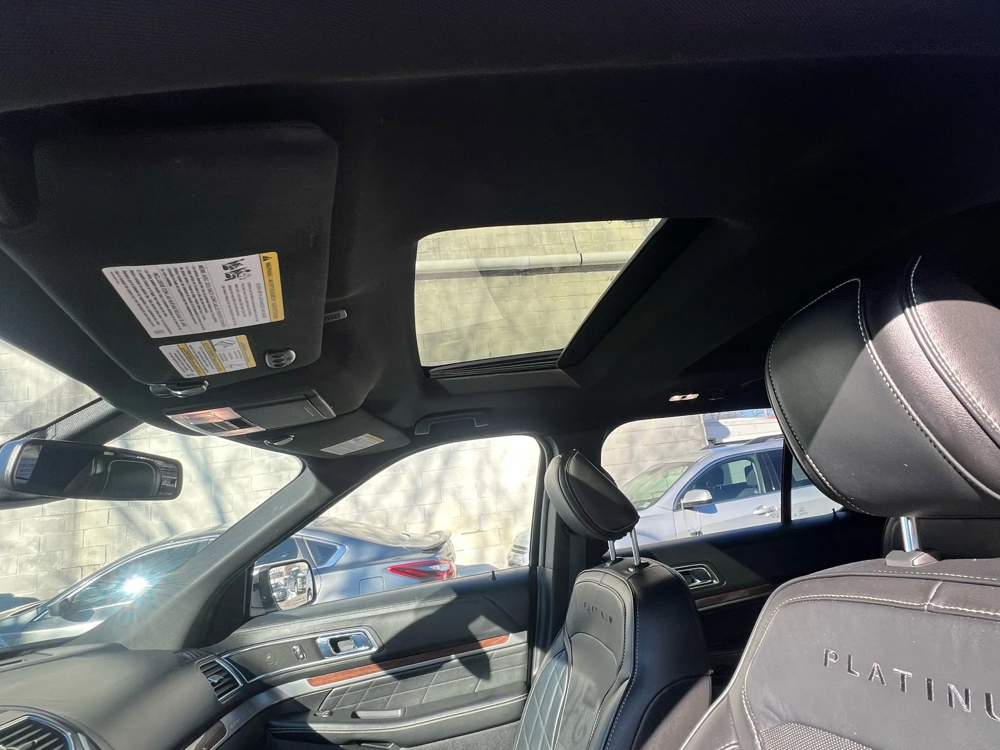 Used 2018 Ford Explorer Platinum image 27