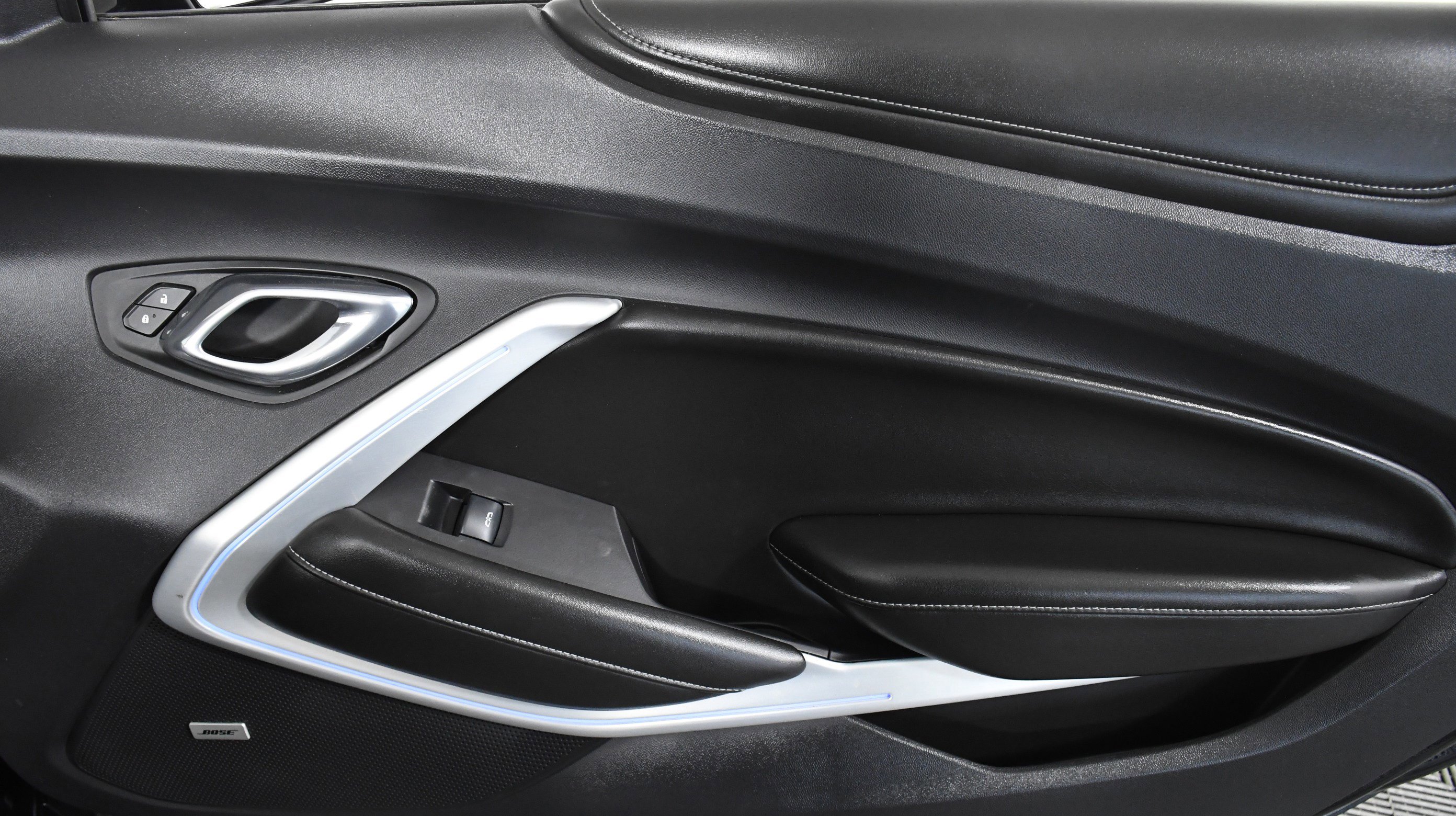 Used 2016 Chevrolet Camaro LT image 25