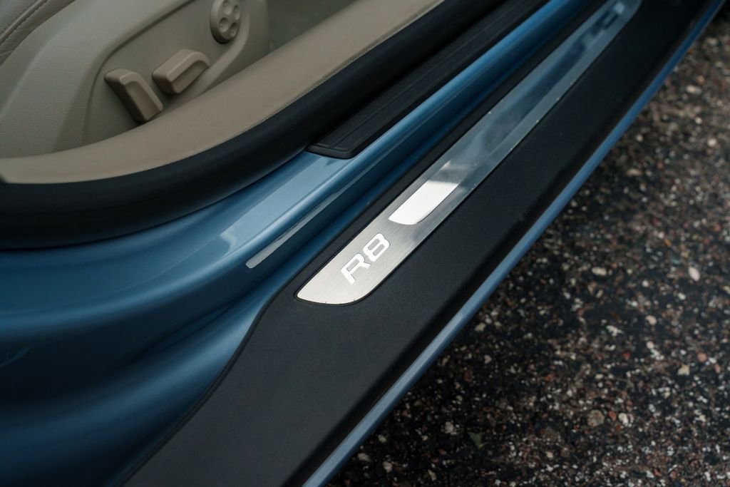 Used 2010 Audi R8 V8 image 23