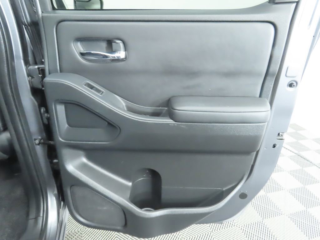 Used 2022 Nissan Frontier SV image 27