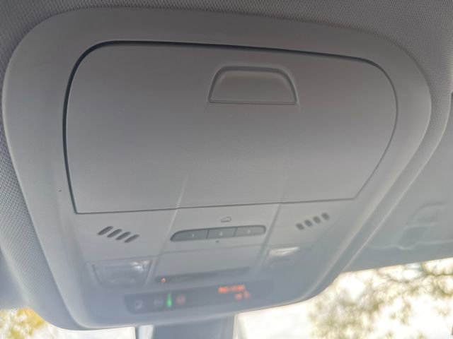 Used 2022 Chevrolet Blazer LT image 36