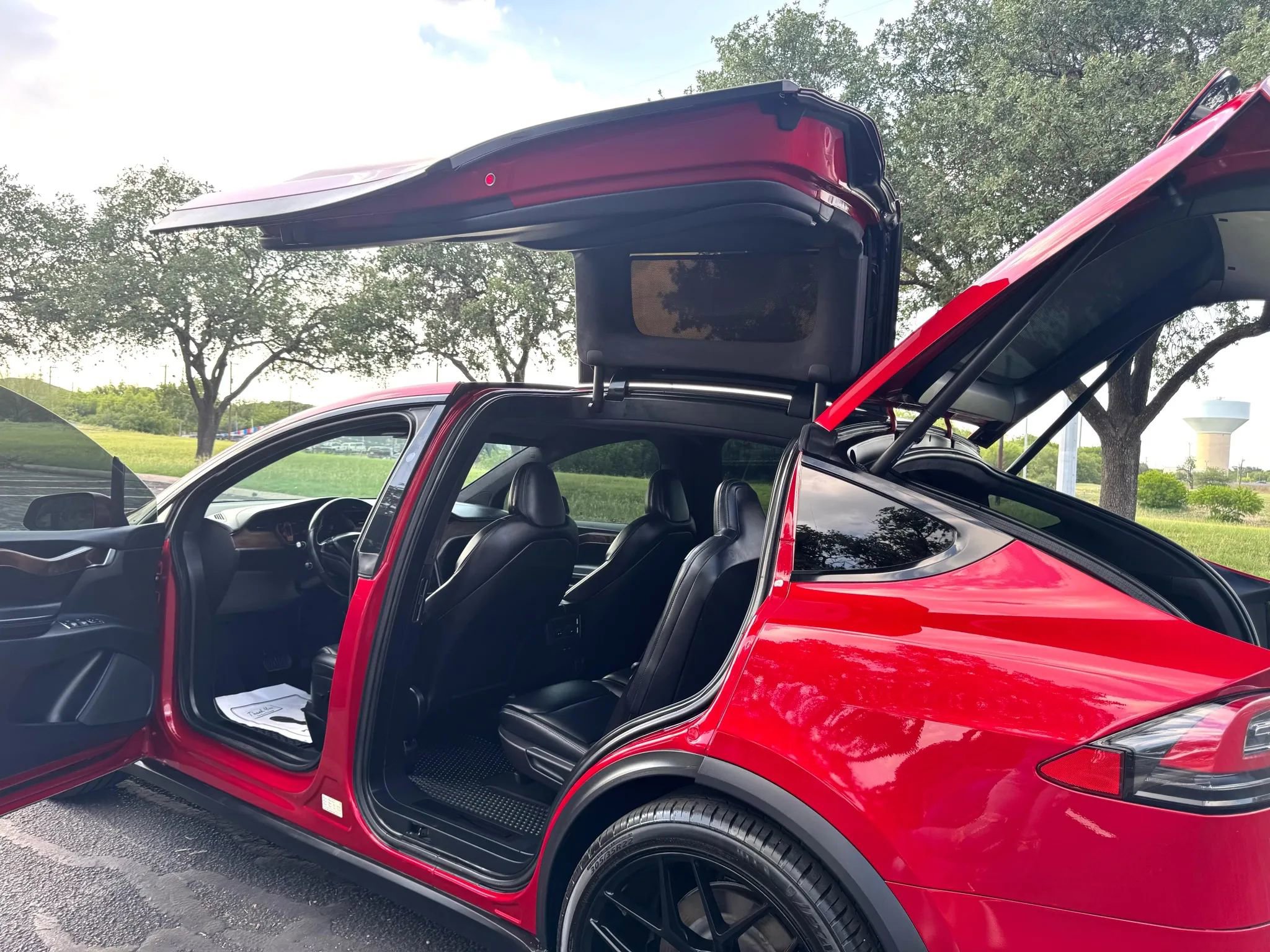 Used 2020 Tesla Model X image 25