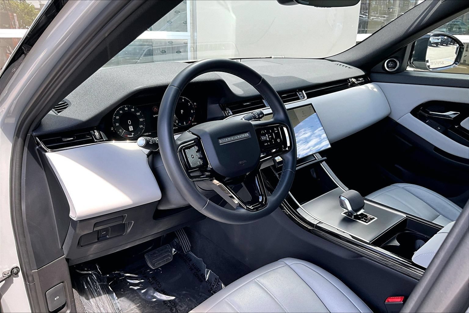 Certified 2026 Land Rover Range Rover Evoque S AWD/4WD image 13