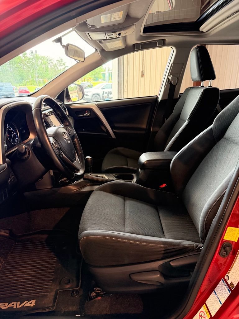 Used 2016 Toyota RAV4 XLE AWD/4WD image 15