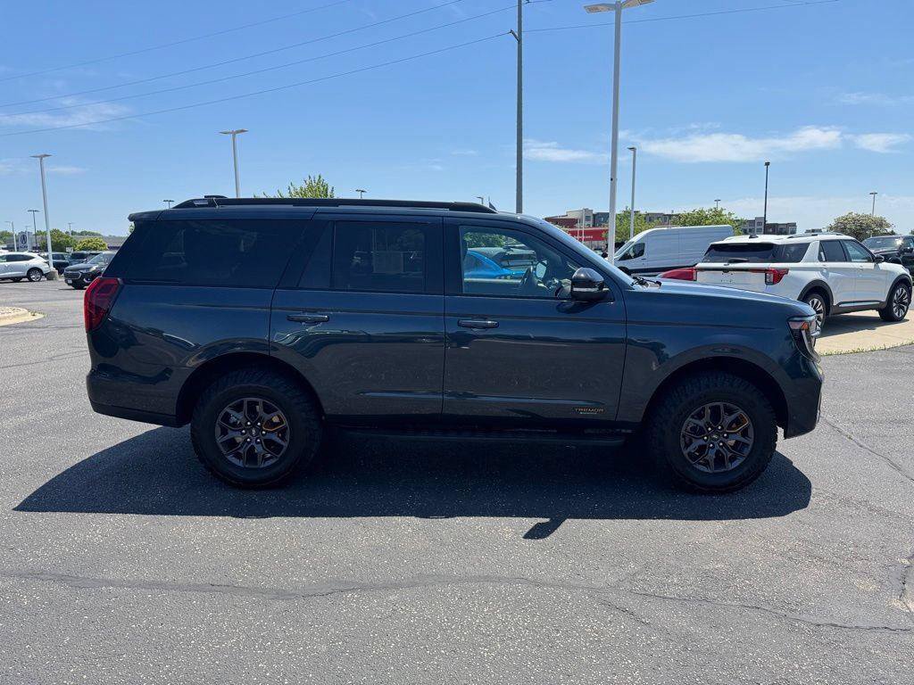Used 2025 Ford Expedition Tremor AWD/4WD image 2
