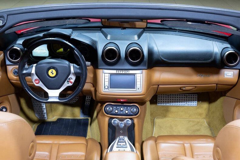 Used 2010 Ferrari California RWD image 48
