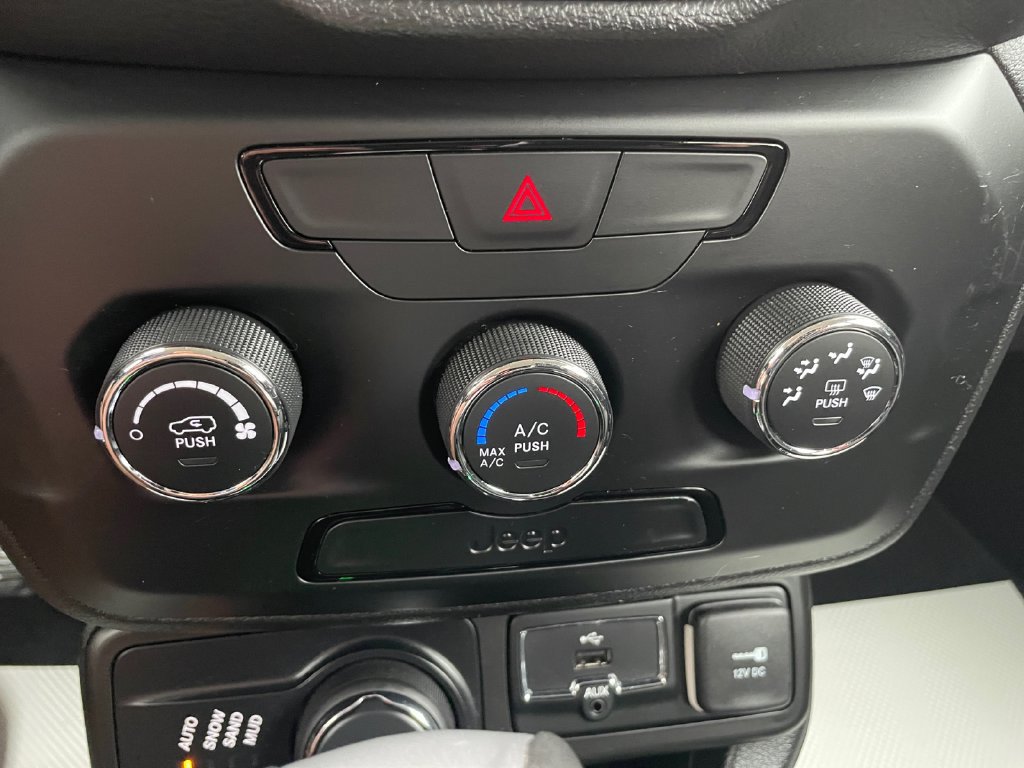 Certified 2018 Jeep Renegade Sport w/ Power & Air Group AWD/4WD image 27