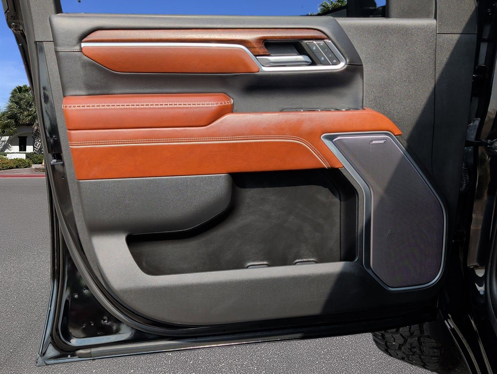 Used 2024 GMC Sierra 2500 Denali Ultimate image 8