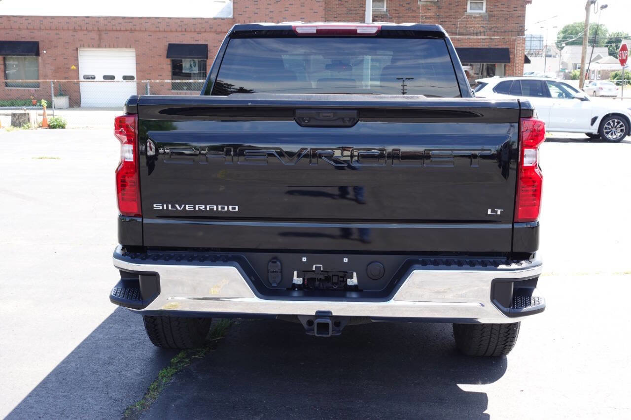 Used 2023 Chevrolet Silverado 1500 LT AWD/4WD image 9