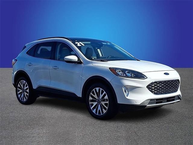 Used 2021 Ford Escape Titanium image 3