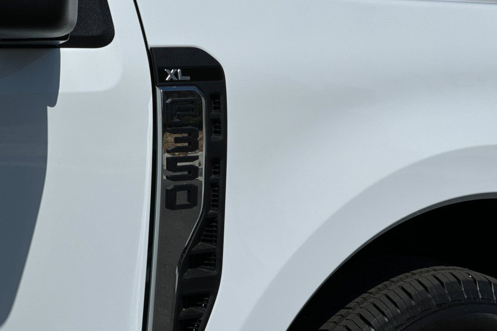 New 2025 Ford F350 XL w/ XL Chrome Package RWD image 30