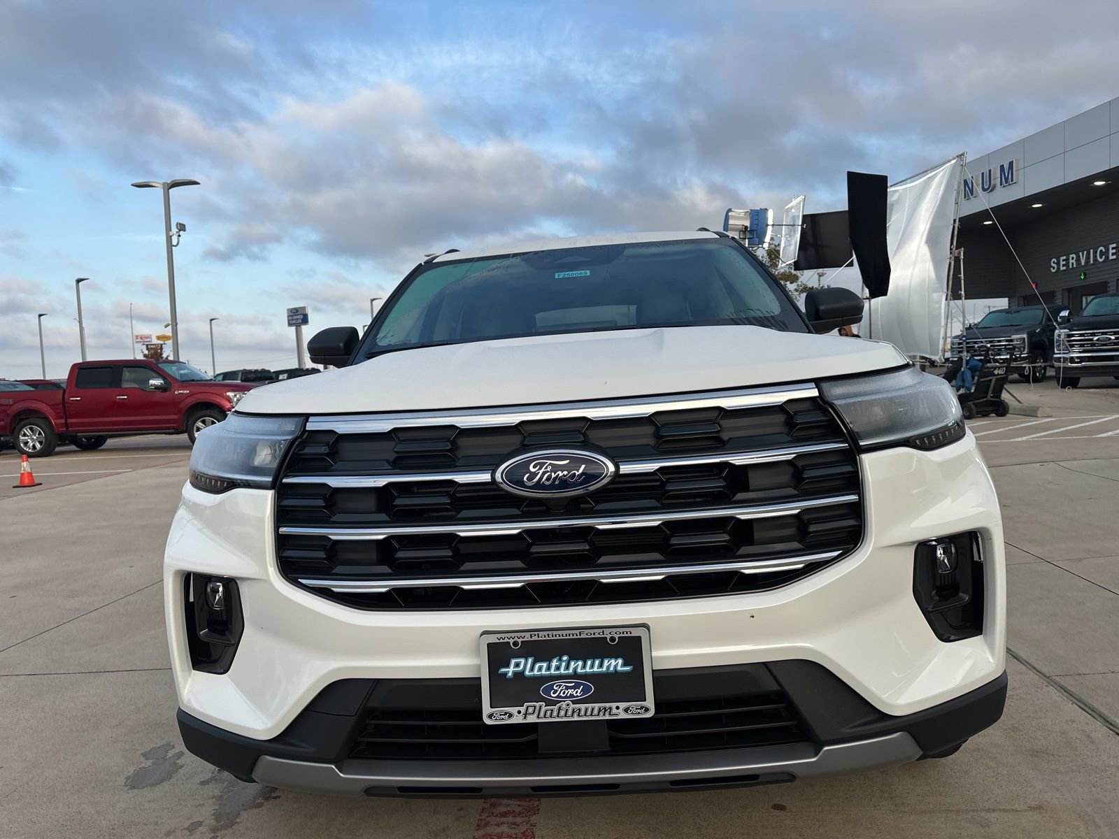 New 2025 Ford Explorer Active w/ Active Comfort Package image 2