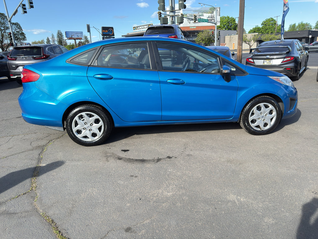 Used 2013 Ford Fiesta SE FWD image 9