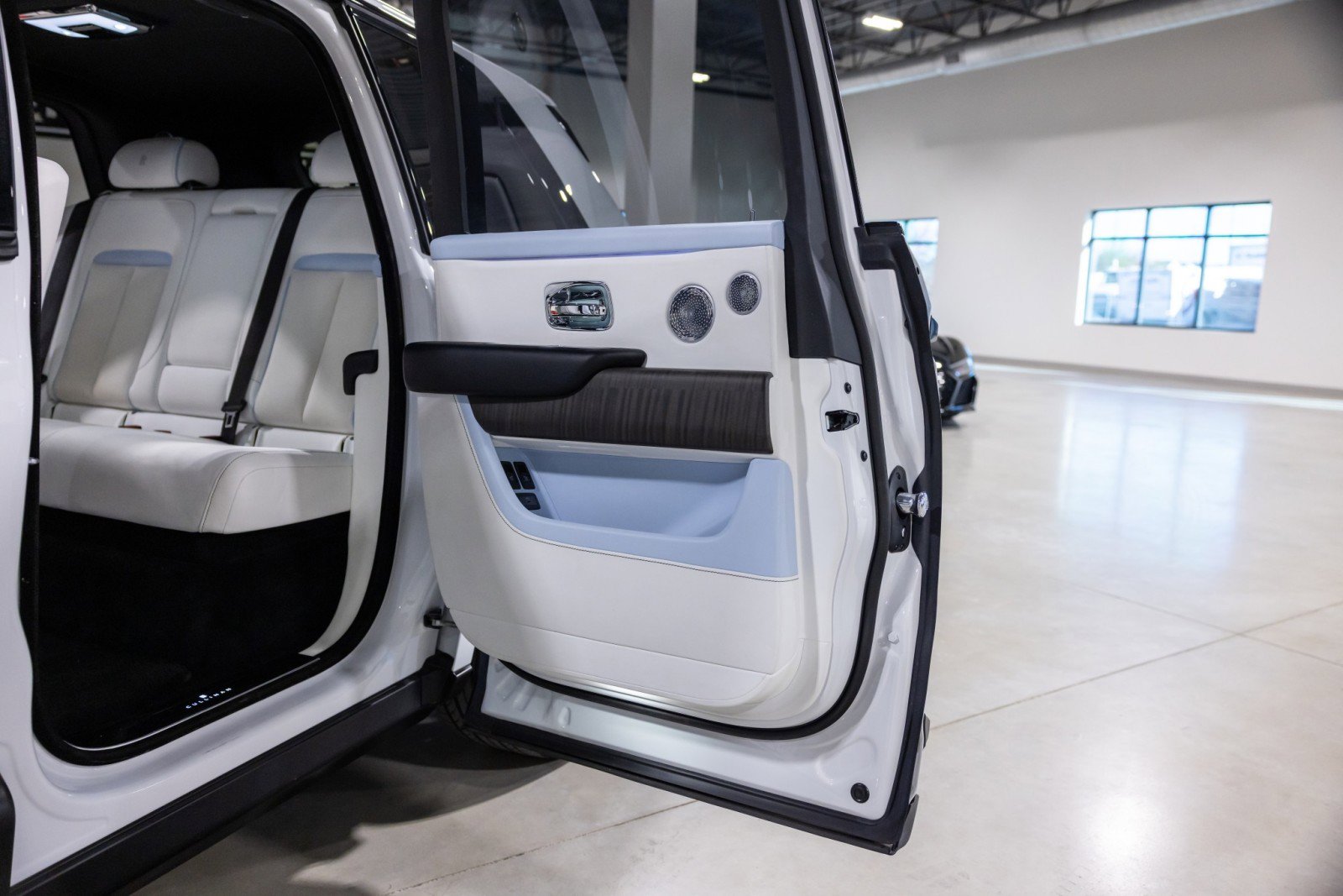 Used 2019 Rolls-Royce Cullinan image 29