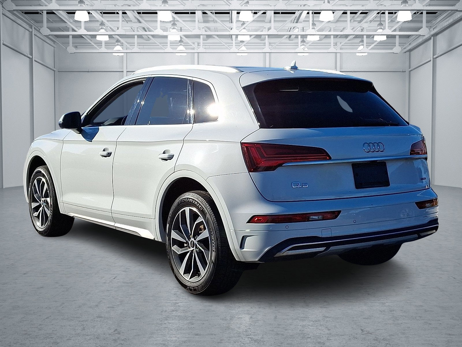 Used 2021 Audi Q5 2.0T Premium w/ Convenience Package AWD/4WD image 4