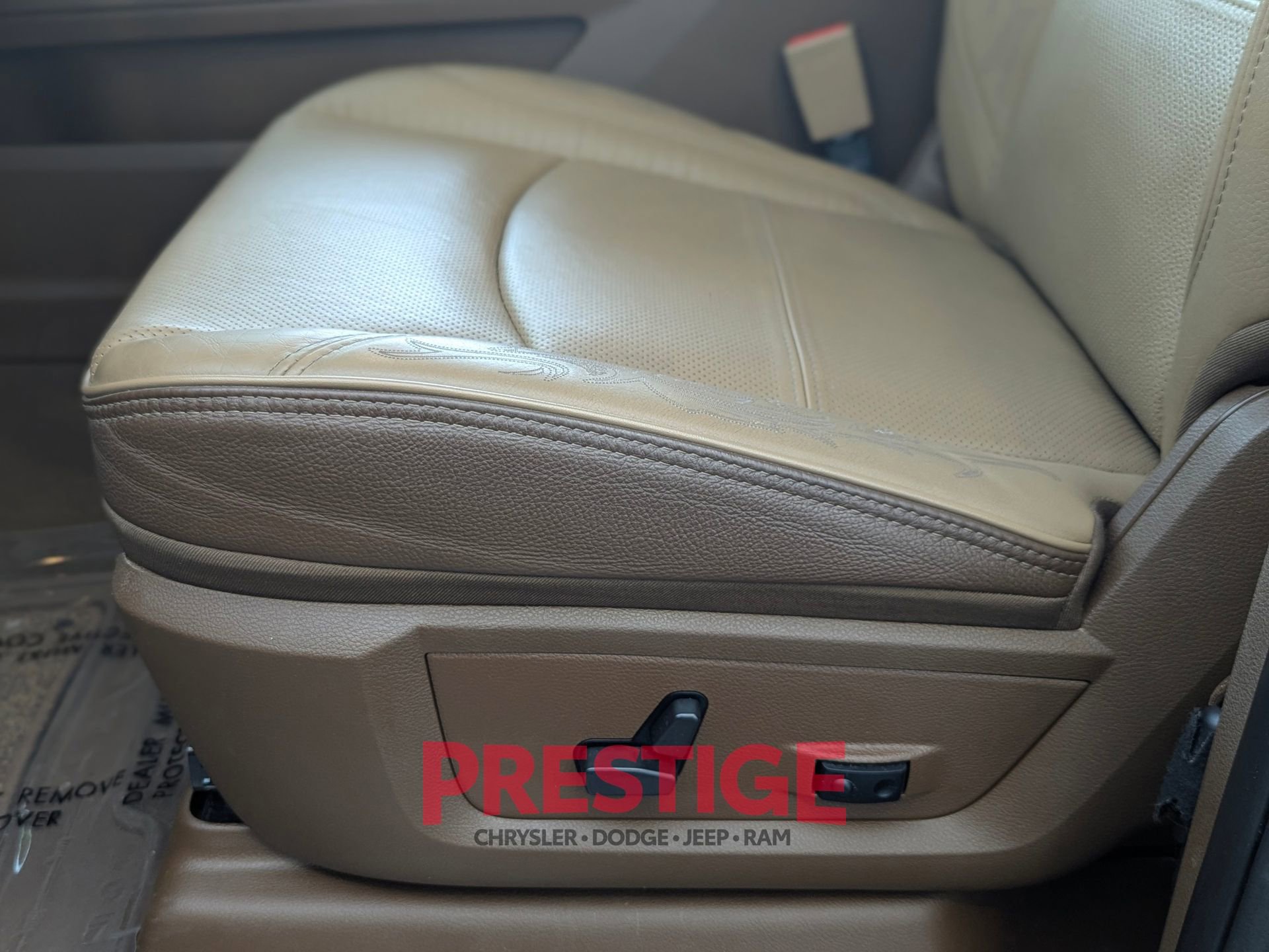 Used 2021 RAM 2500 Limited AWD/4WD image 32