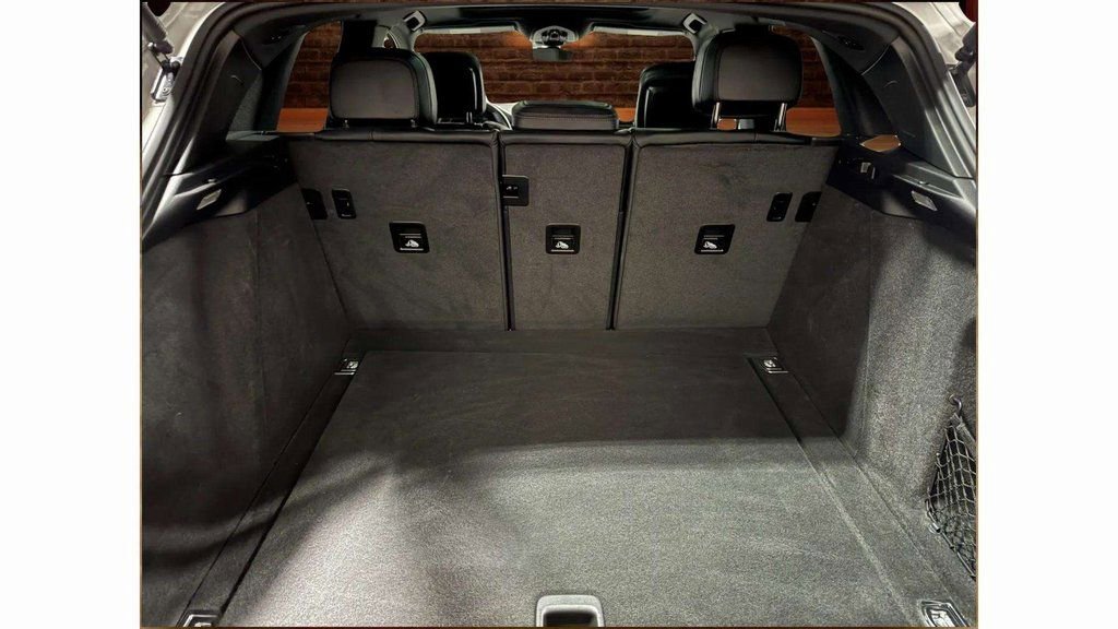 Used 2024 Porsche Macan image 27